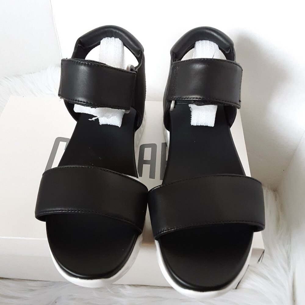 Cougar Women's Sandal size 9 Black Vegan Leather